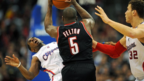 nba_u_chris-paul_mb_576.jpg