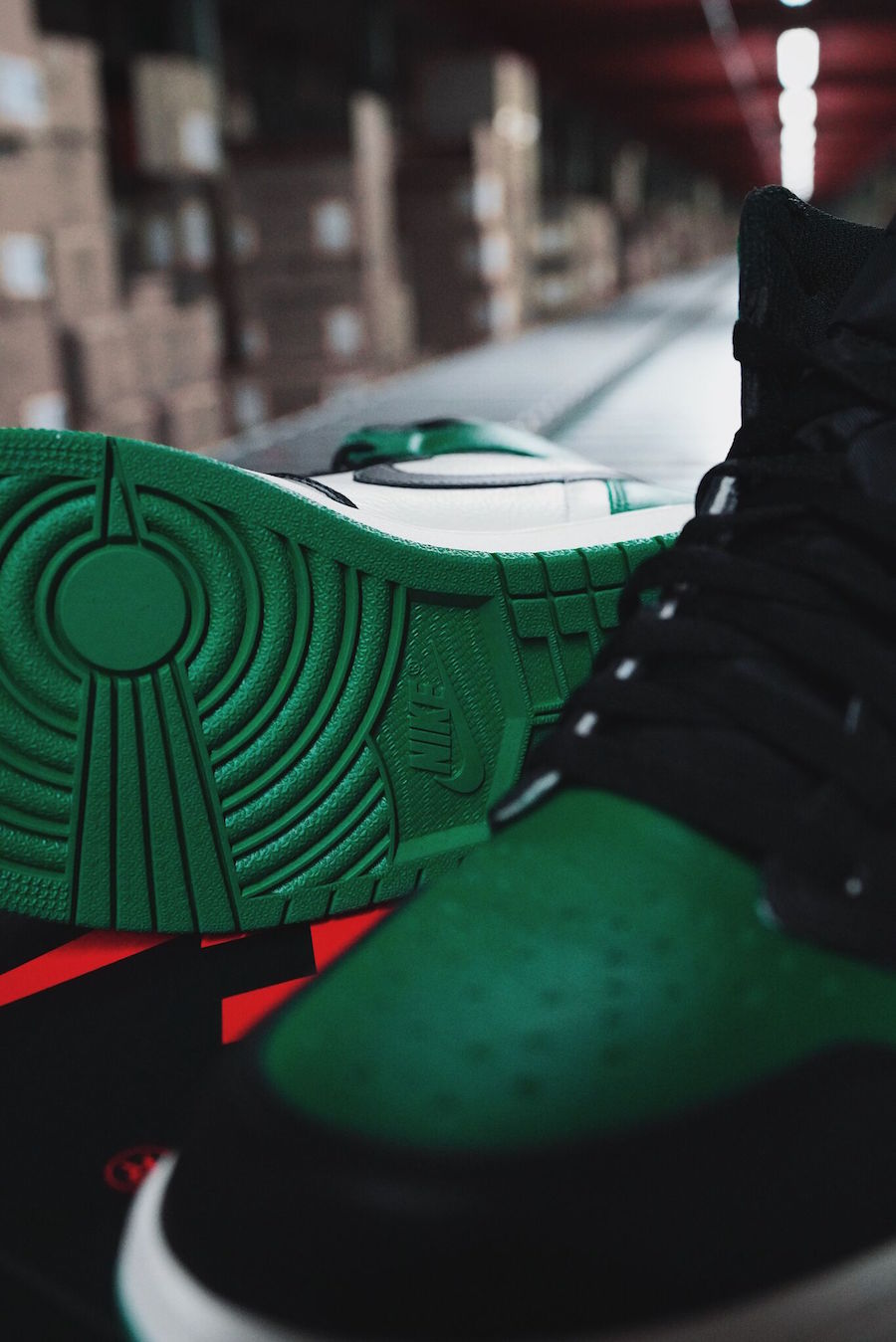 Air-Jordan-1-Pine-Green-2018-Release-Date-13.jpg