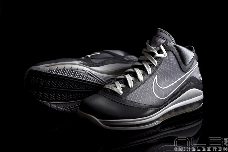 lebron7-cool-grey-51-web.jpg