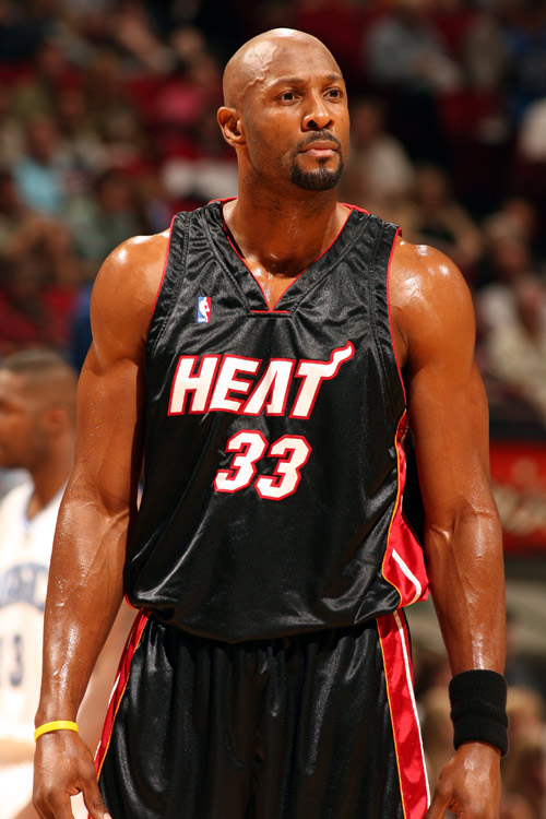 alonzo-mourning-retires1.jpg