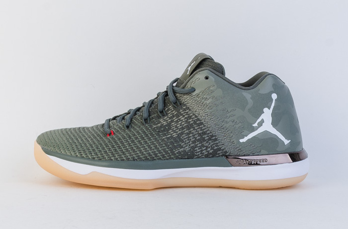 Air-Jordan-XXX1-Low-Camo-897564-051.jpg