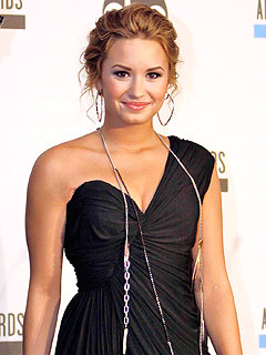 demi-lovato-2-240.jpg