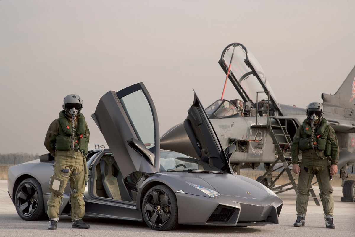 lamborghini-reventon-vs-tornado-jetfighter1.jpg