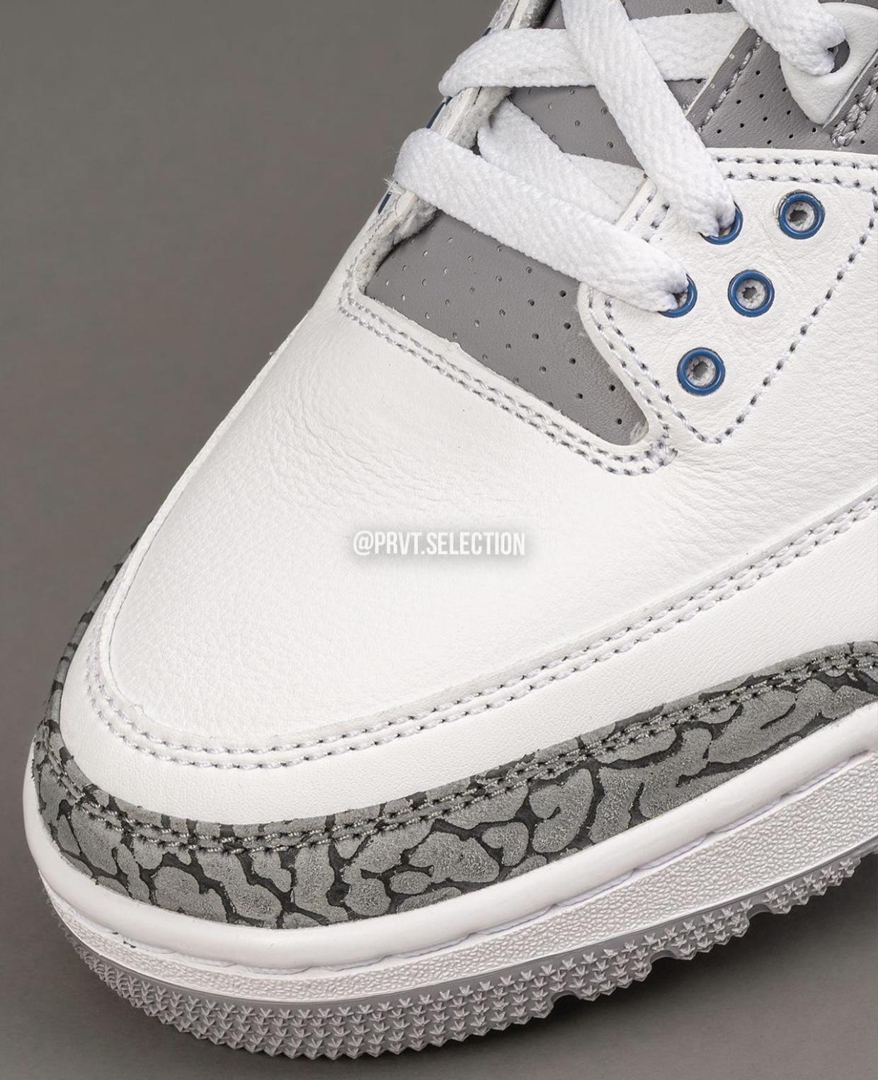 Air-Jordan-3-White-Navy-CT8532-140-Detailed-Look-8.jpg