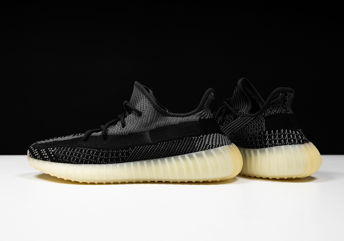 adidas-yeezy-boost-350-v2-carbon-fz5000-10.jpg