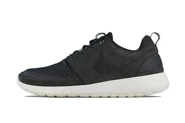 nike-2013-spring-summer-roshe-run-woven-2.jpg