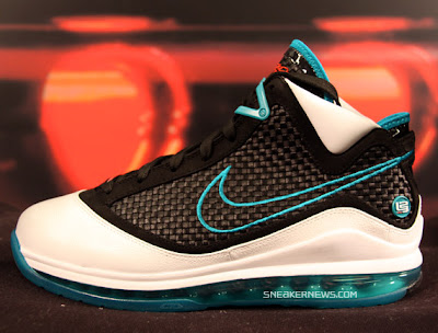 air-max-lebron-vii-woven-white-black-blue-01.jpg