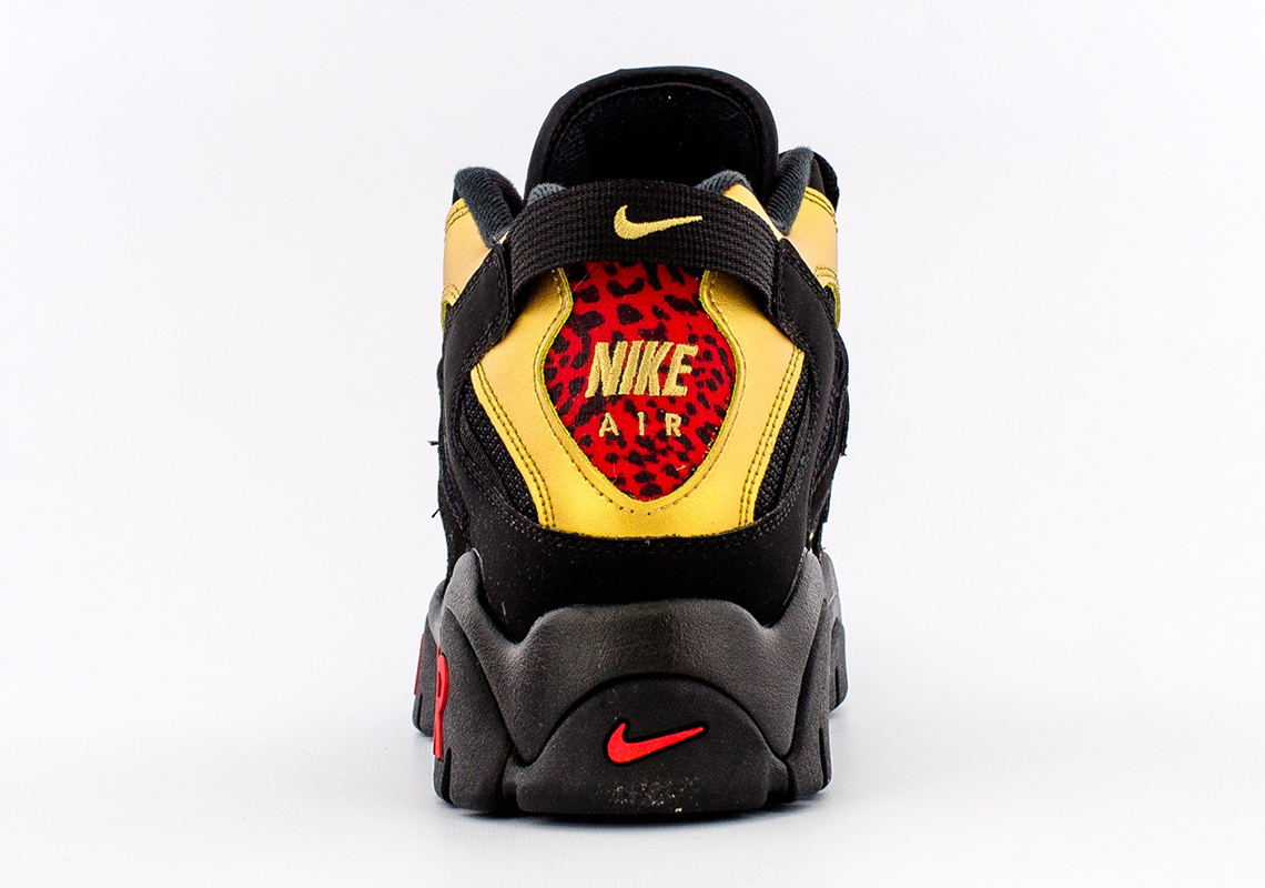 nike-air-barrage-CT1573-700-4.jpg