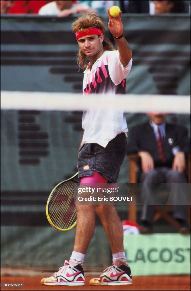 roland-garros-men-finals-gomez-agassi-in-paris-france-on-june-10th-1990.jpg