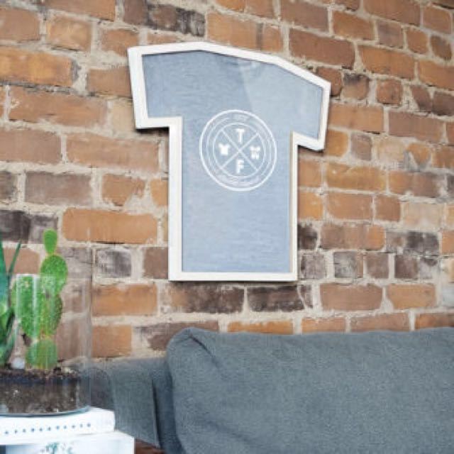 umbra_tframe_tshirt_display_wall_frame_in_white_1510194018_a2bae94b.jpg