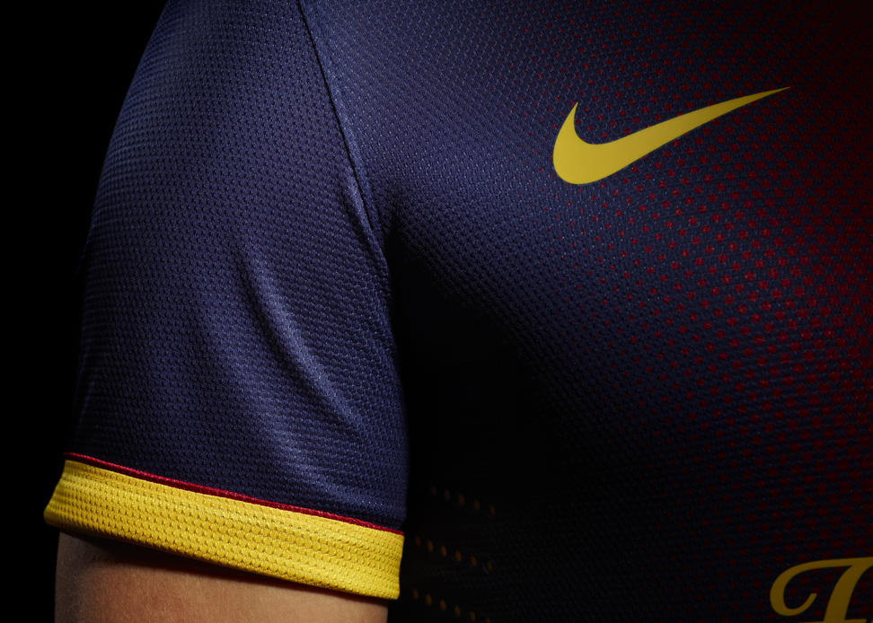 Barcelona_Home_Jersey_Sleeve_detail.jpg