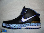 zoom_lebron_VI_gr_black-royal-maize.jpg