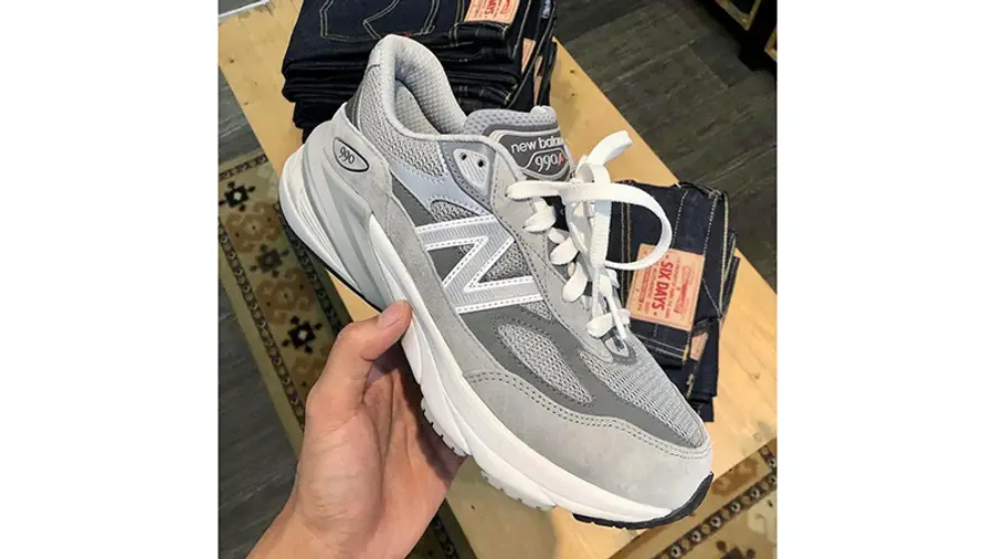 new-balance-990v6-grey-side-1_w900.jpg.webp