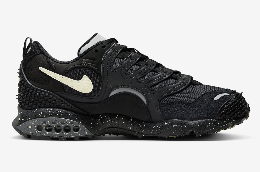 Undefeated-Nike-Air-Terra-Humara-Black-2.jpeg