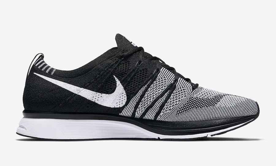 Nike-Flyknit-Trainer-Oreo-Black-White-AH8396-005-Side.jpg