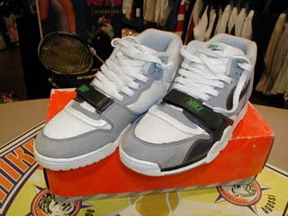 nike_air_trainer_hi_me****n.jpg