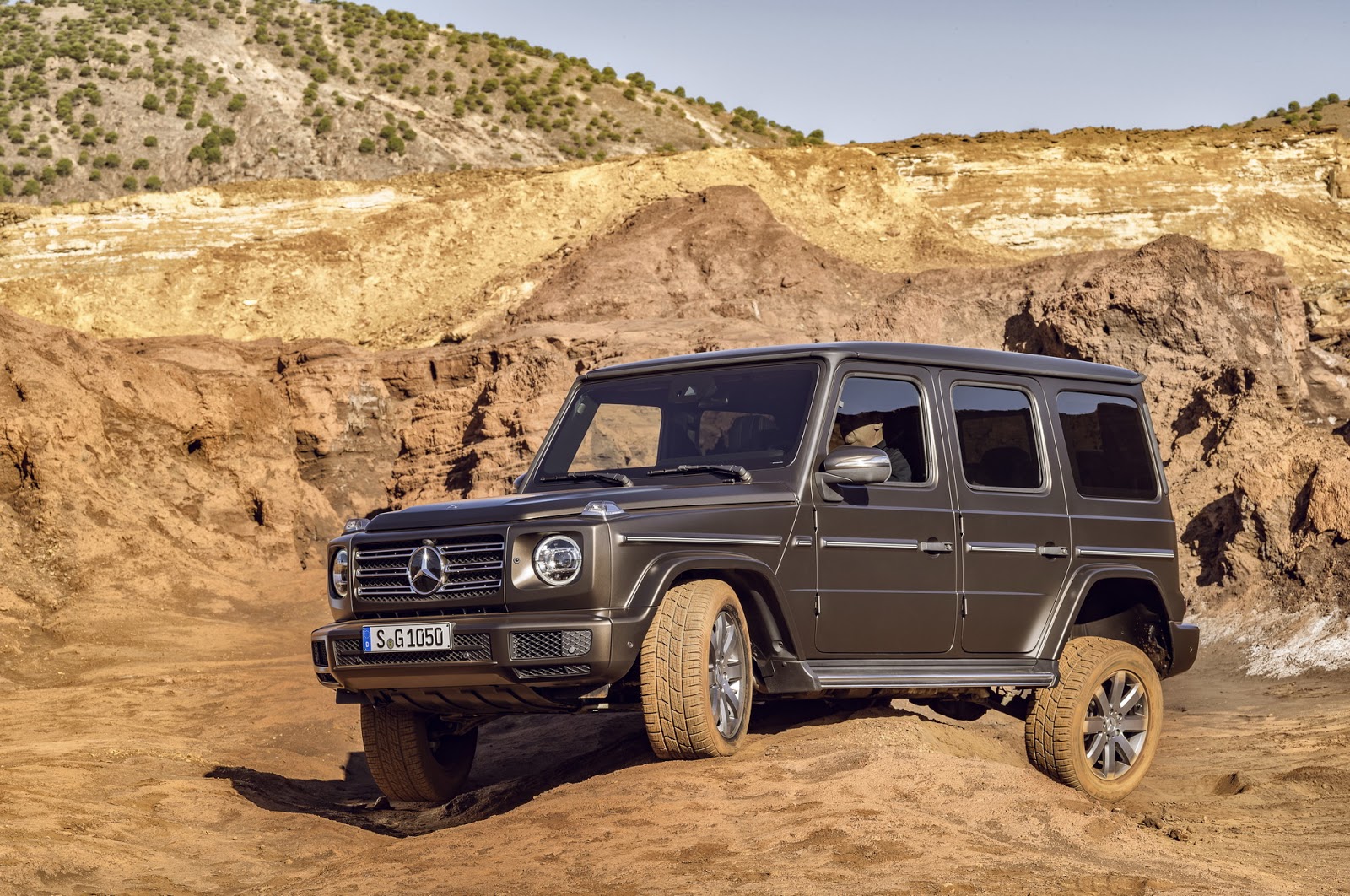 2019-Mercedes-Benz-G-Class-020.jpg