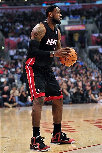 timeline_120111_nba_lebron9-blkredpe.jpg