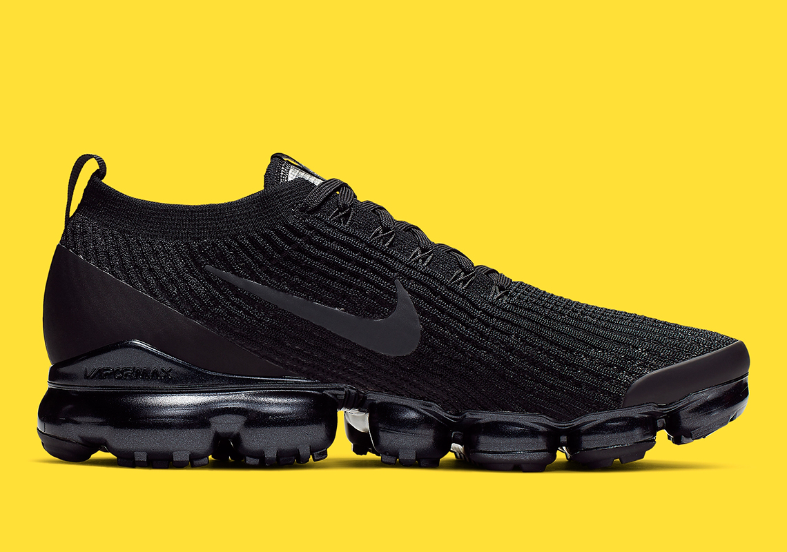 nike-vapormax-3-triple-black-aj6900-004-3.jpg