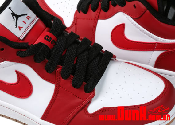 air-jordan-i-1-phat-low-white-varsity-red-black-gum-4.jpg