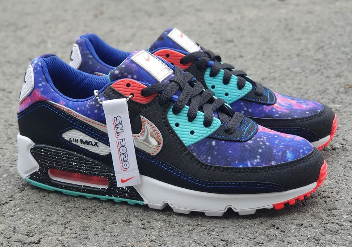 Nike-Air-Max-90-Galaxy-CW6018-001-6.jpg