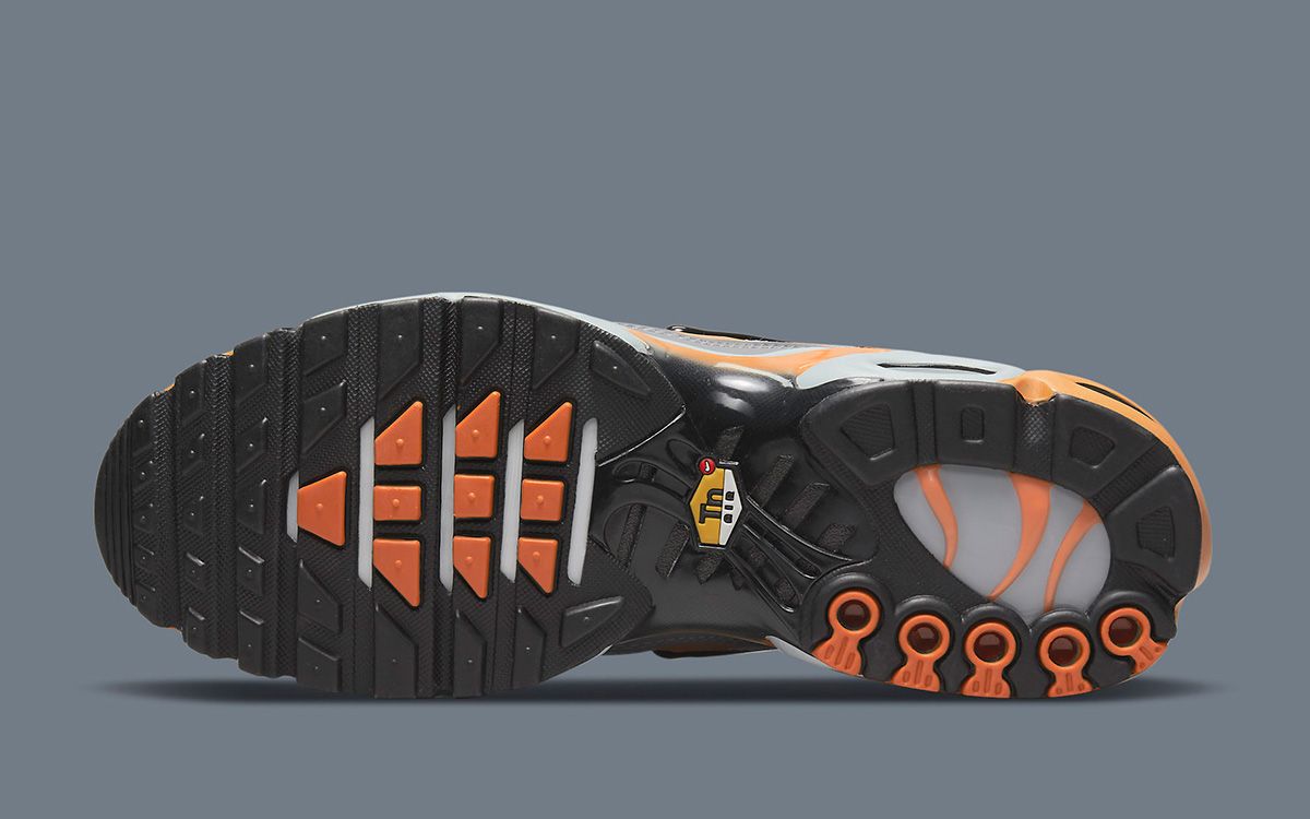 nike-air-max-plus-grey-black-orange-dm0032-001-6.jpg