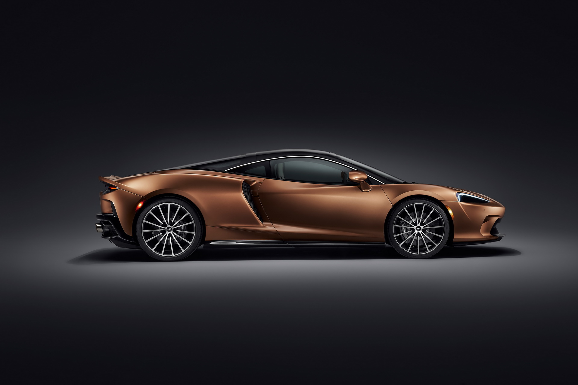 1e86ca42-2020-mclaren-gt-unveiled-official-11.jpg