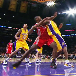 nba_vid_kobeelbow_300.jpg