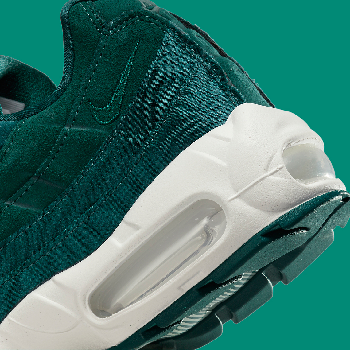 nike-air-max-95-green-velvet-release-date-2.jpg