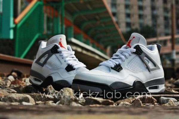 air-jordan-iv-4-tech-grey-8-600x399.jpg