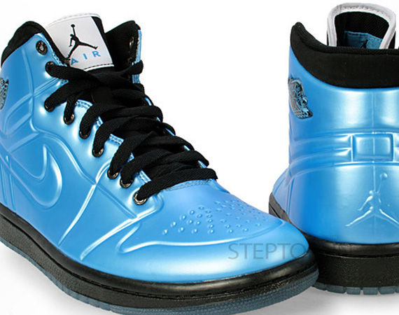 air-jordan-1-anodized-unviersity-blue-black-steptorun-01.jpg