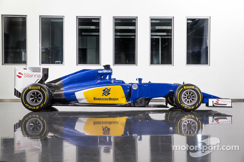 f1-sauber-c34-launch-2015-the-new-sauber-c34-ferrari.jpg