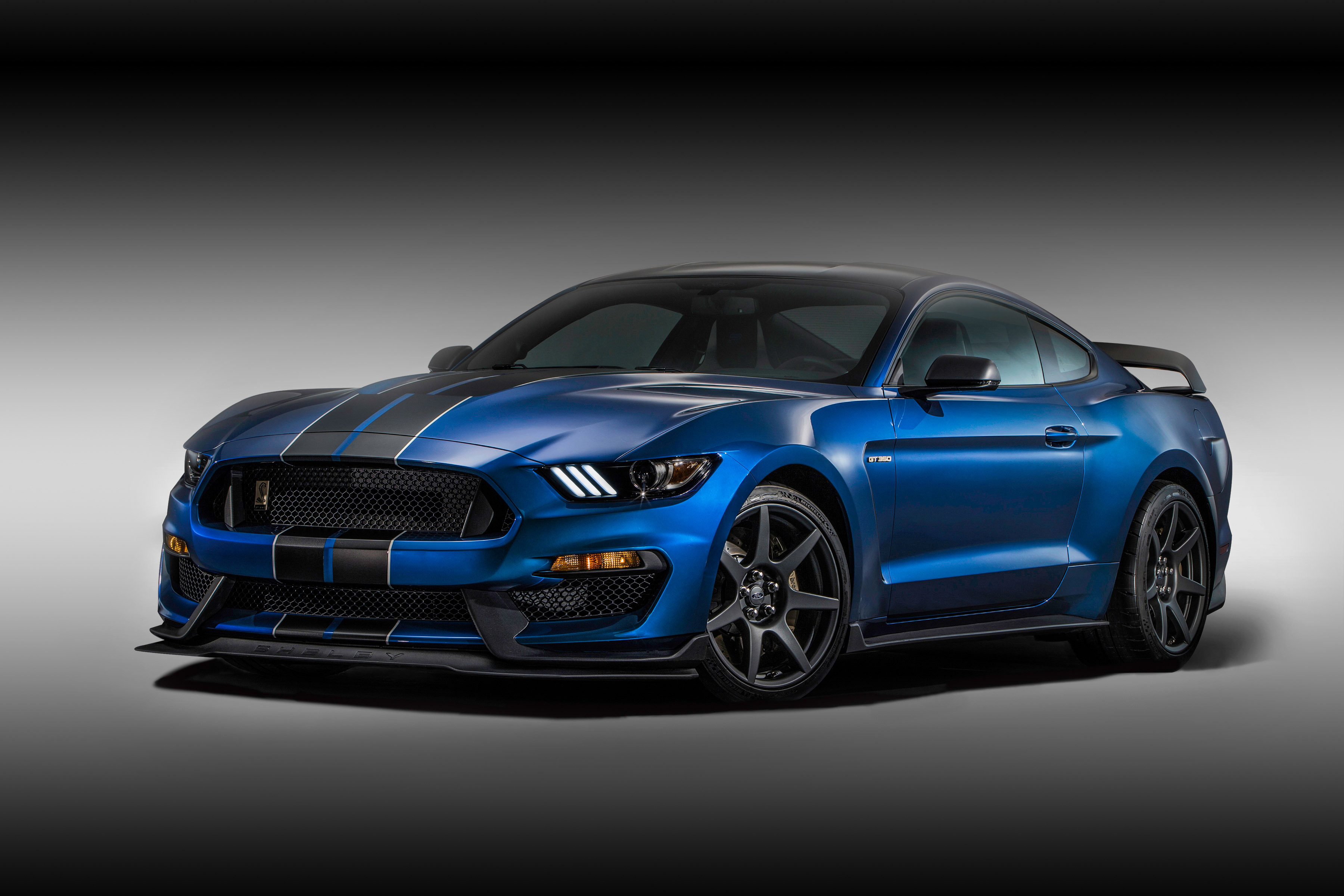 ShelbyGT350R_01_HR.jpg