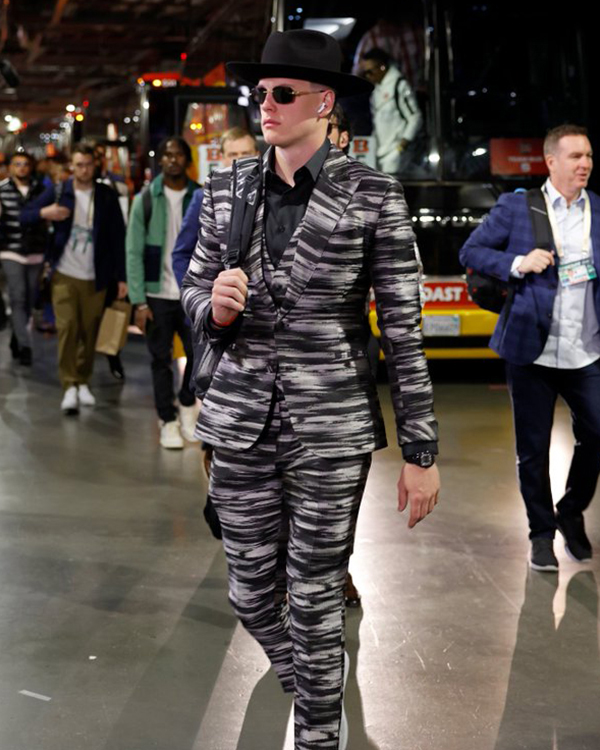 joe-burrow-super-bowl-suit.jpg