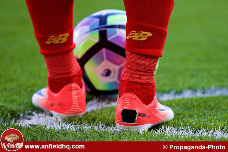 coutinho-cuts-big-hole-in-nike-mercurial-vapor-xi-boots%2B%25282%2529.jpg