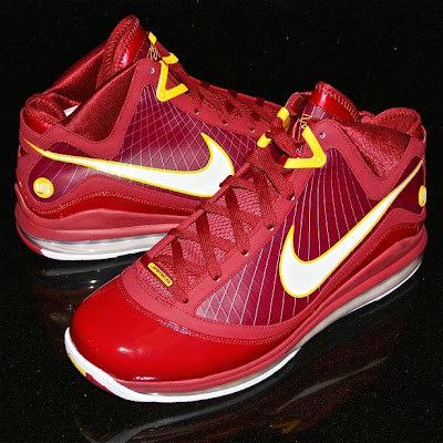 nike-air-max-lebron-7-pe-cavfanatic-crimson-1-02.jpg