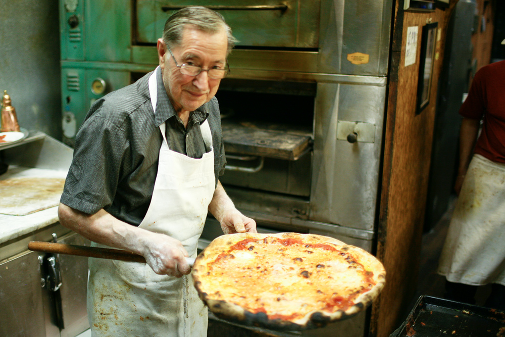 di-fara-round-pizza-comes-out-of-the-oven.jpg