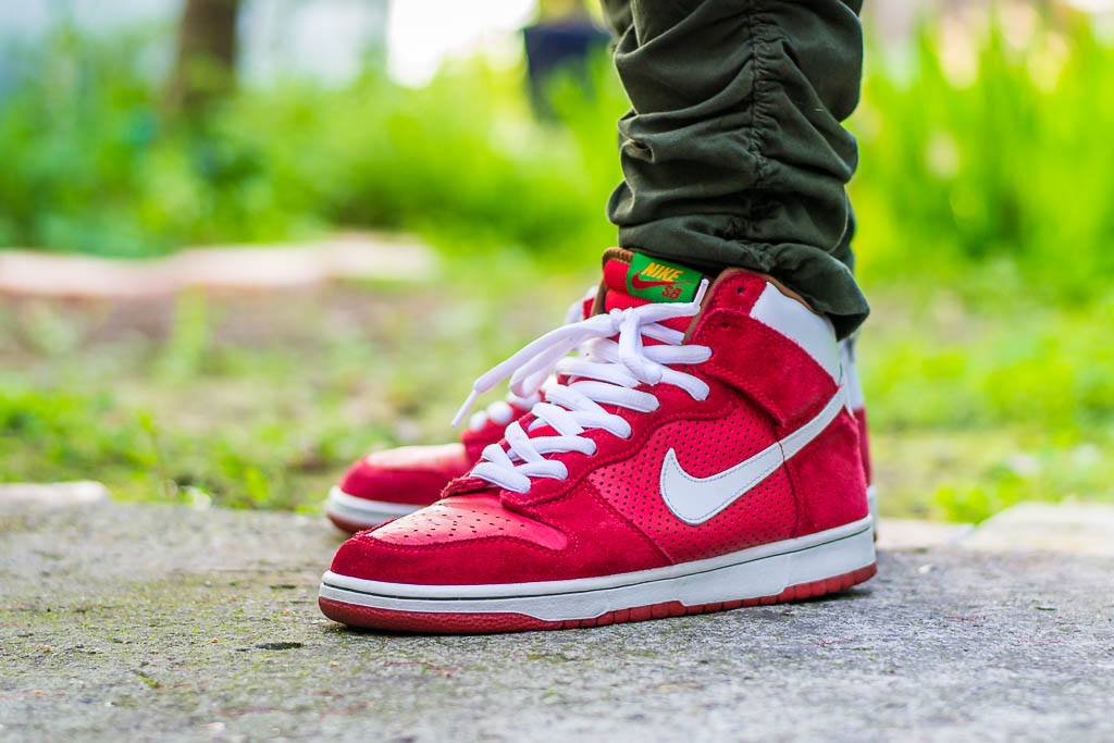 Nike-SB-Dunk-Big-Gulp-7-11.jpg