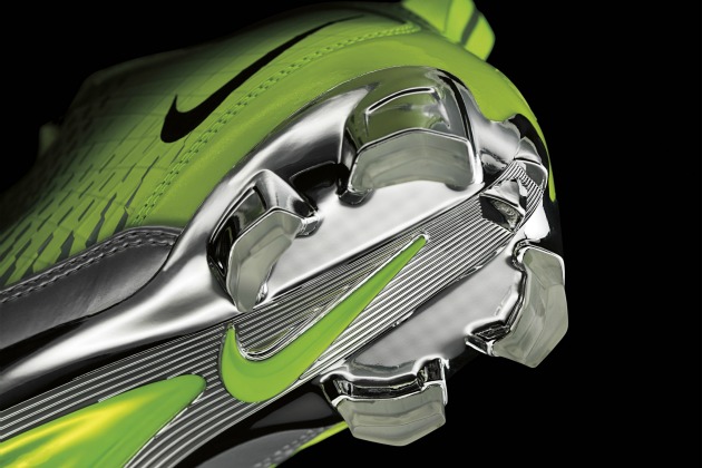 New_Oregon_Football_Uniforms_Nike_Pro_Combat_Cleats_Bottom.jpg