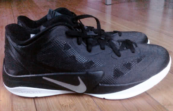 nike-hyperfuse-2011-low-black-white-sample-ebay-01.jpg