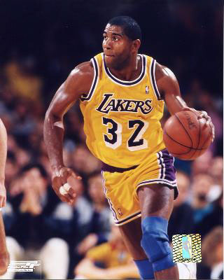 aaek001_16x20magic-johnson-ball-in-left-hand-posters.jpg