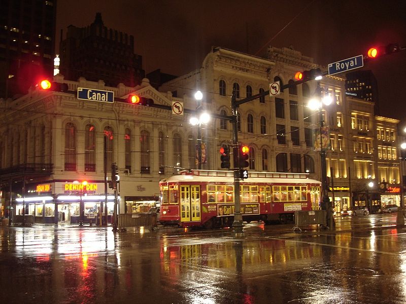 800px-New_Orleans_Streetcar.jpg