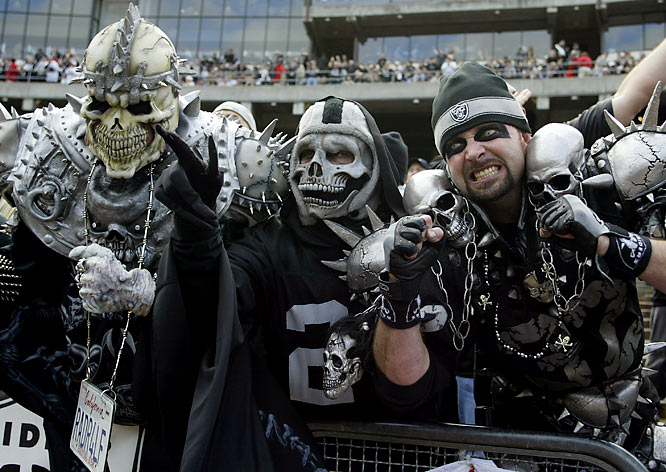 raiders-fans.jpeg