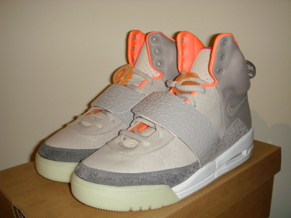 nike-air-yeezy-zen-grey-light-charocal-2.jpg