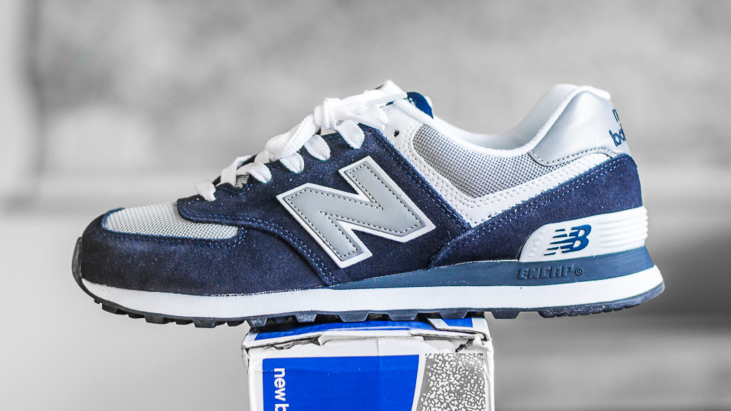 New-Balance-574-in-Navy-Grey-2.jpg