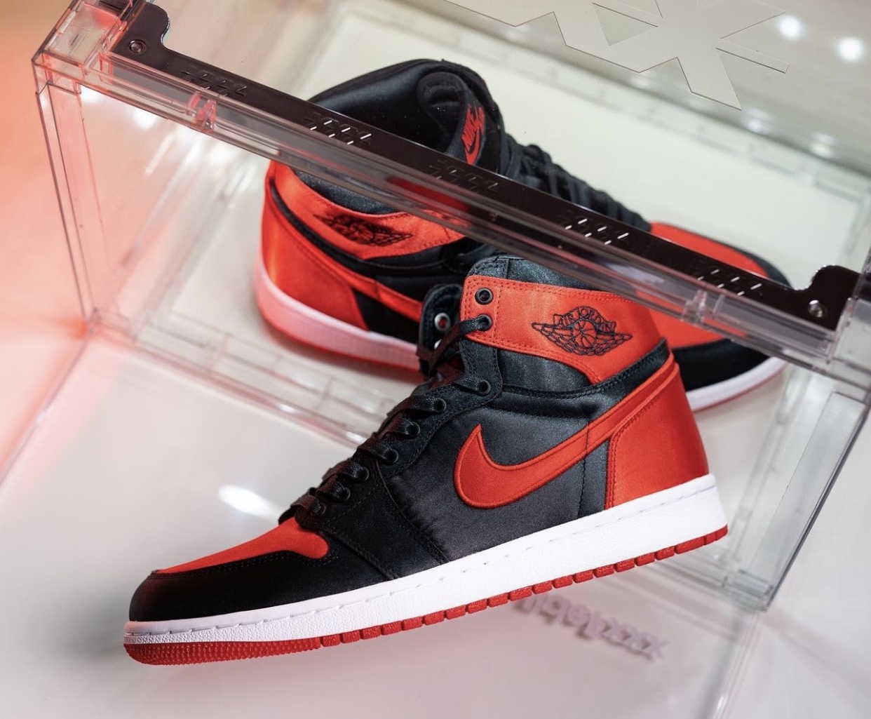 Air Jordan 1 High OG Satin Bred FD4810-061