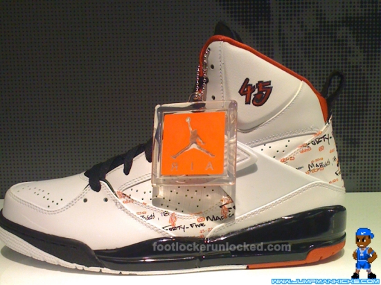 jordan_flight_45_chicago_quickstrike-1med.jpg