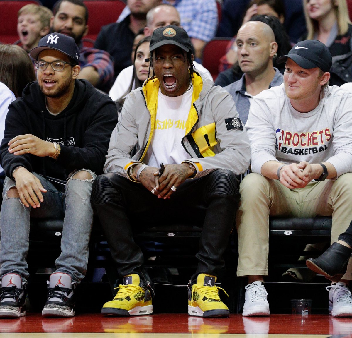 travis-scott-air-jordan-4-lightning.jpg