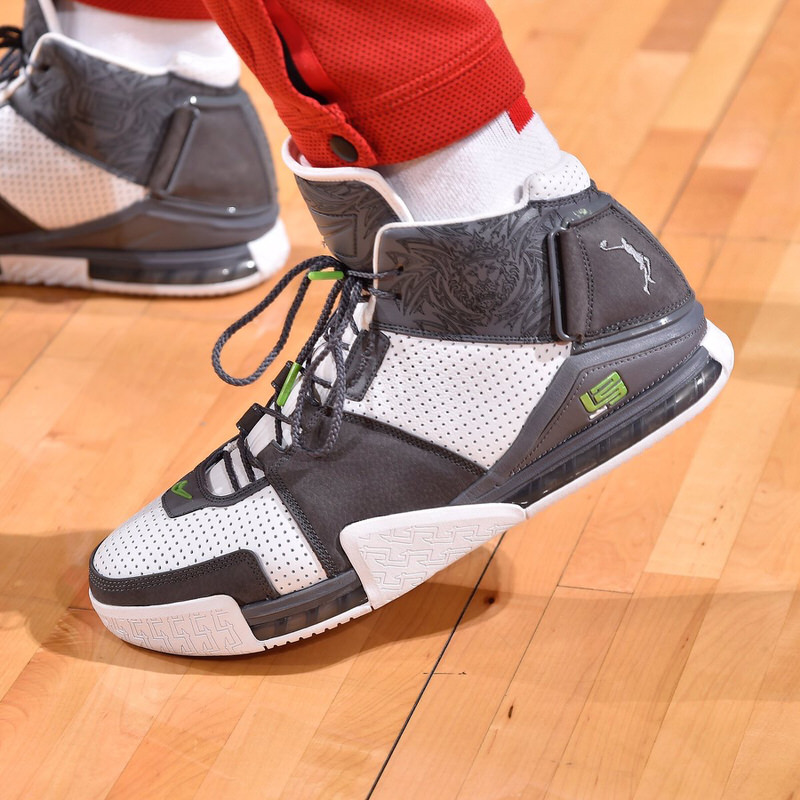 pj-tucker-nike-lebron-ii-dunkman.jpg