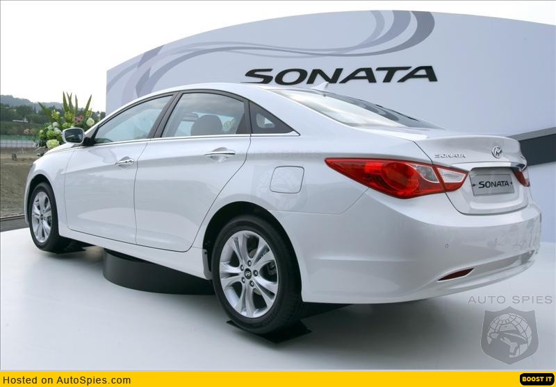 2011-Hyundai-Sonata-23.jpg